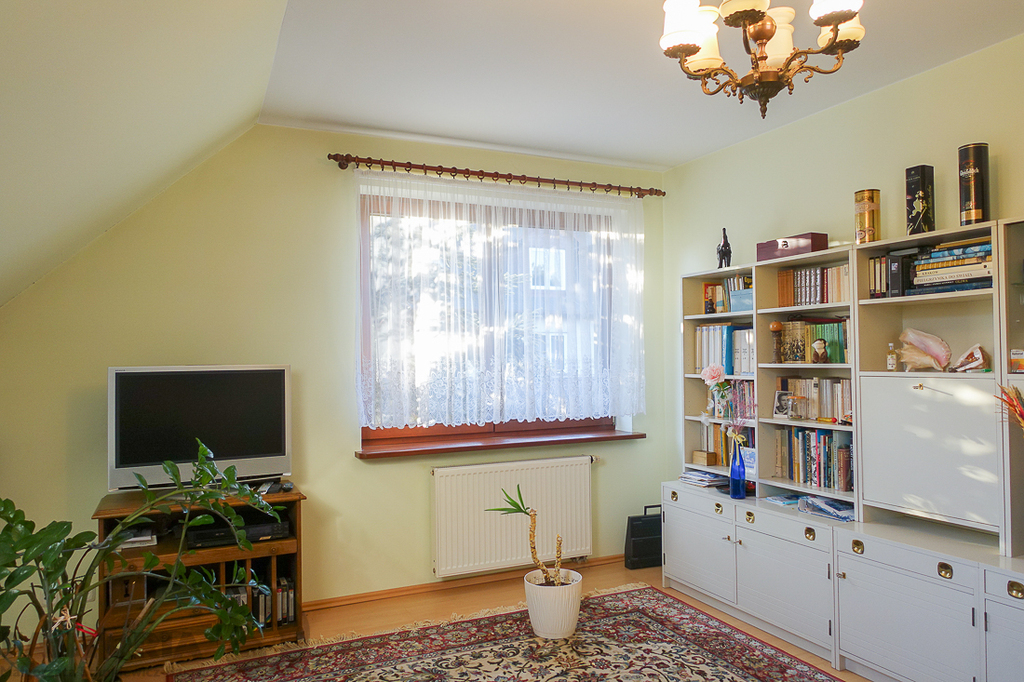 Gumieńce dom wolno stojący z 2000 r. 1,75 mln (10)