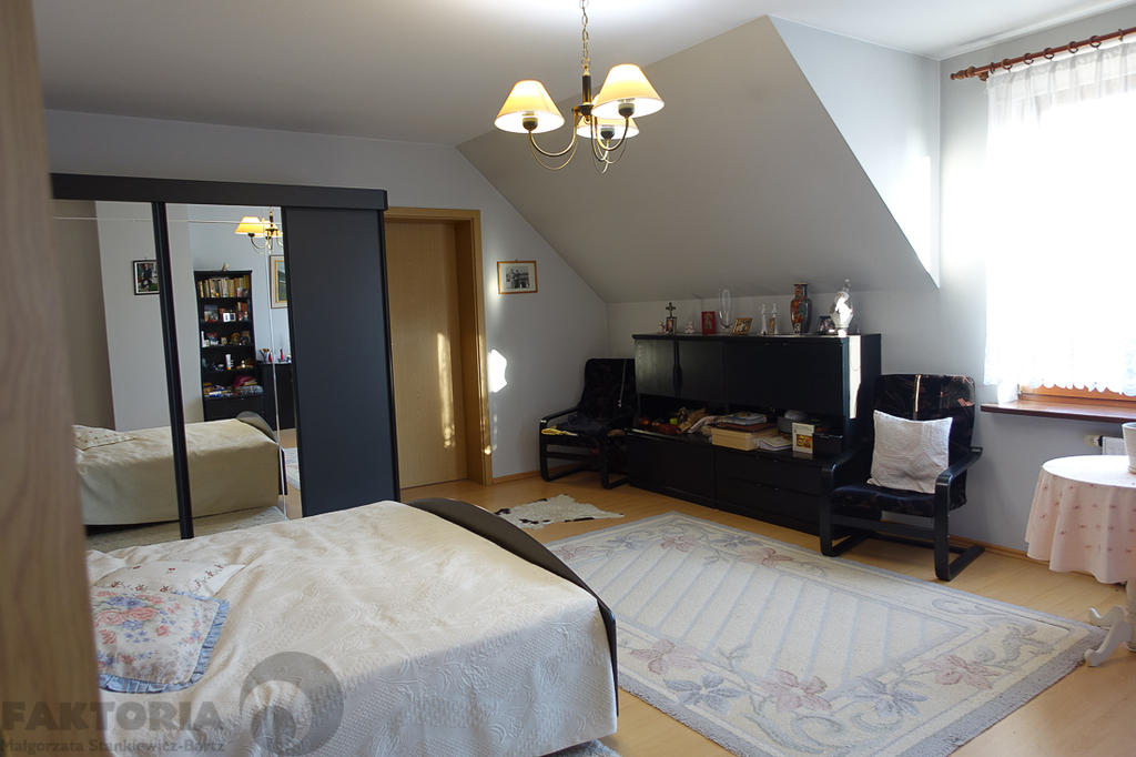 Gumieńce dom wolno stojący z 2000 r. 1,75 mln (16)