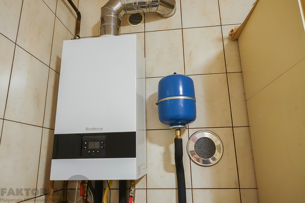 Gumieńce dom wolno stojący z 2000 r. 1,75 mln (26)