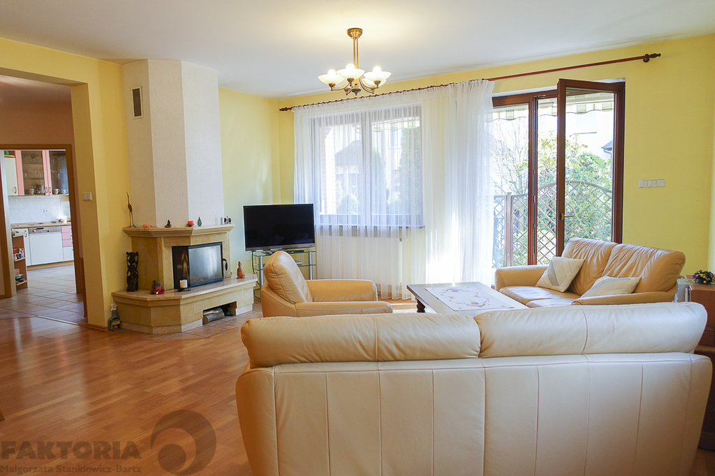 Gumieńce dom wolno stojący z 2000 r. 1,75 mln (3)