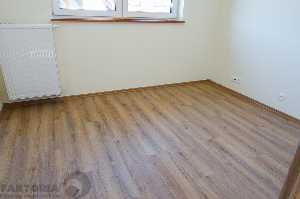 Dobra, nowy dom, 5 pokoi, wys. standard (9)