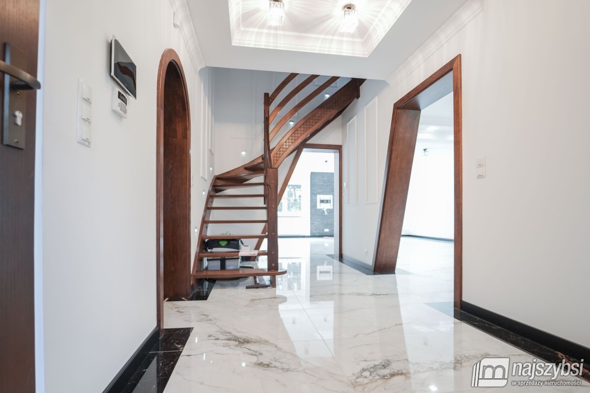 Karsko- nieruchomość o bardzo wysokim standardzie (8)