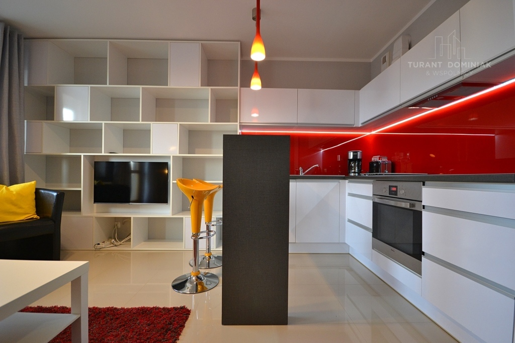 Słoneczne dwupokojowe mieszkanie z balkonem (2)