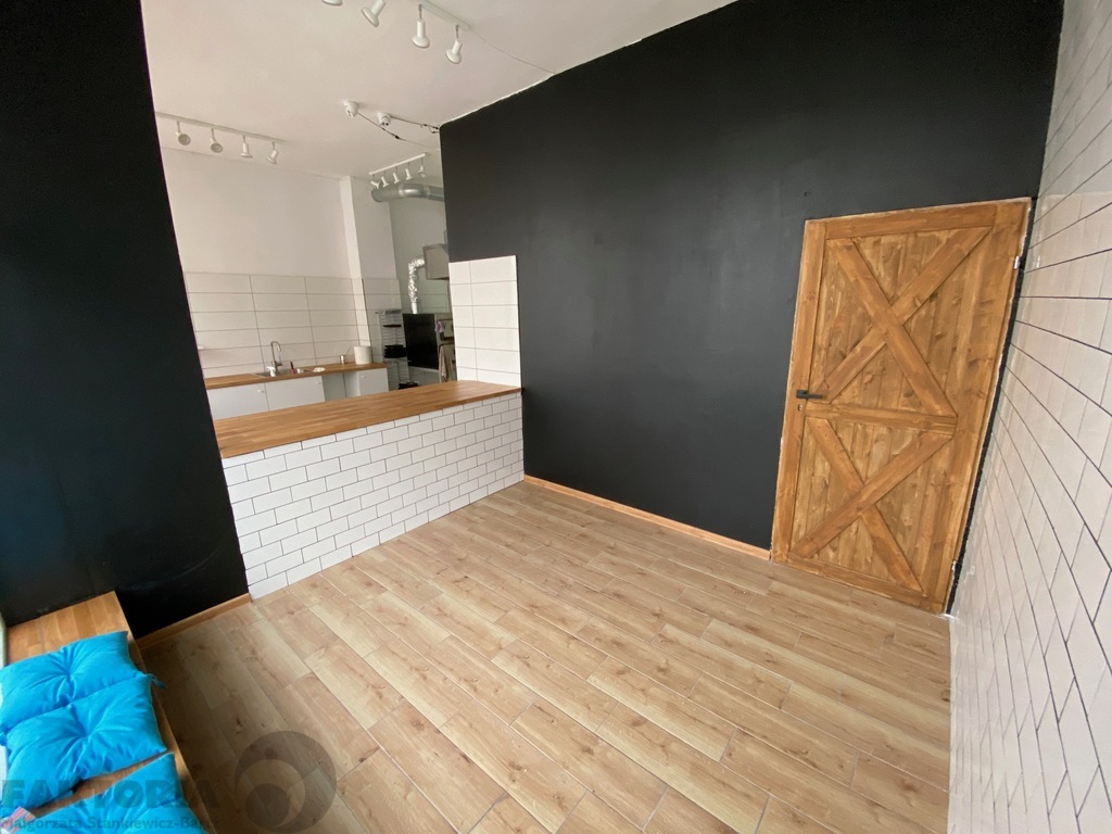 Niebuszewo. Lokal handlowo-usługowy 69 m2, witryny (1)