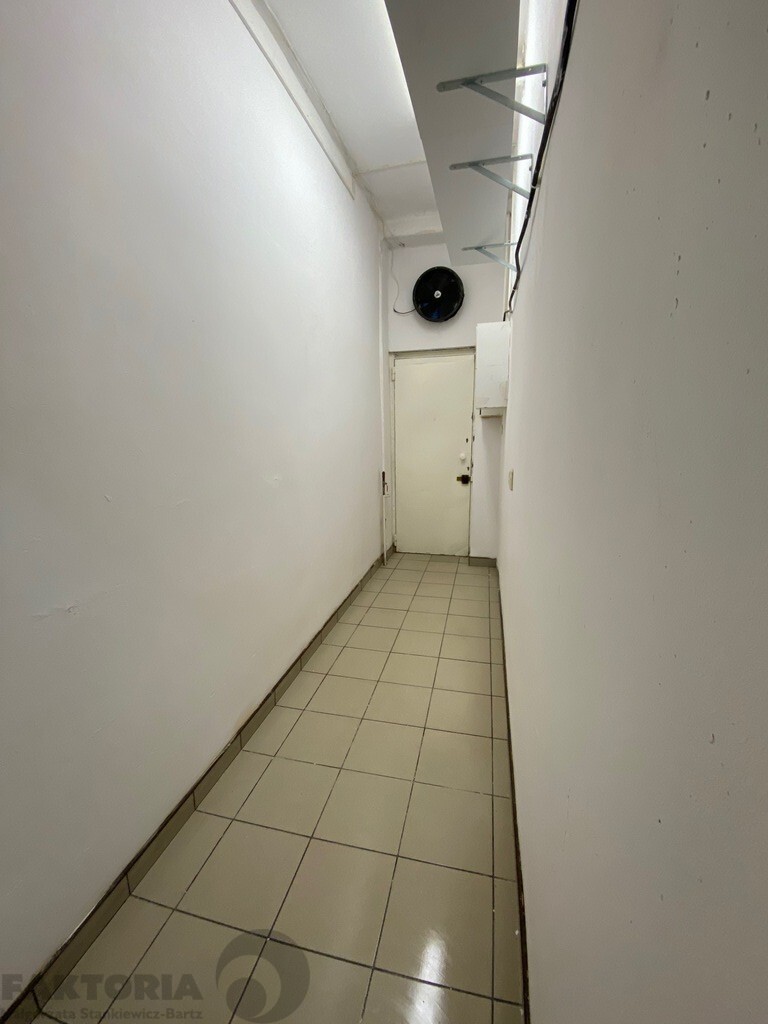 Niebuszewo. Lokal handlowo-usługowy 69 m2, witryny (8)