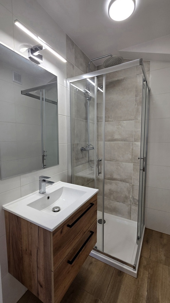 CENTRUM-3 pok. mieszkanie po GENERALNYM remoncie! (10)