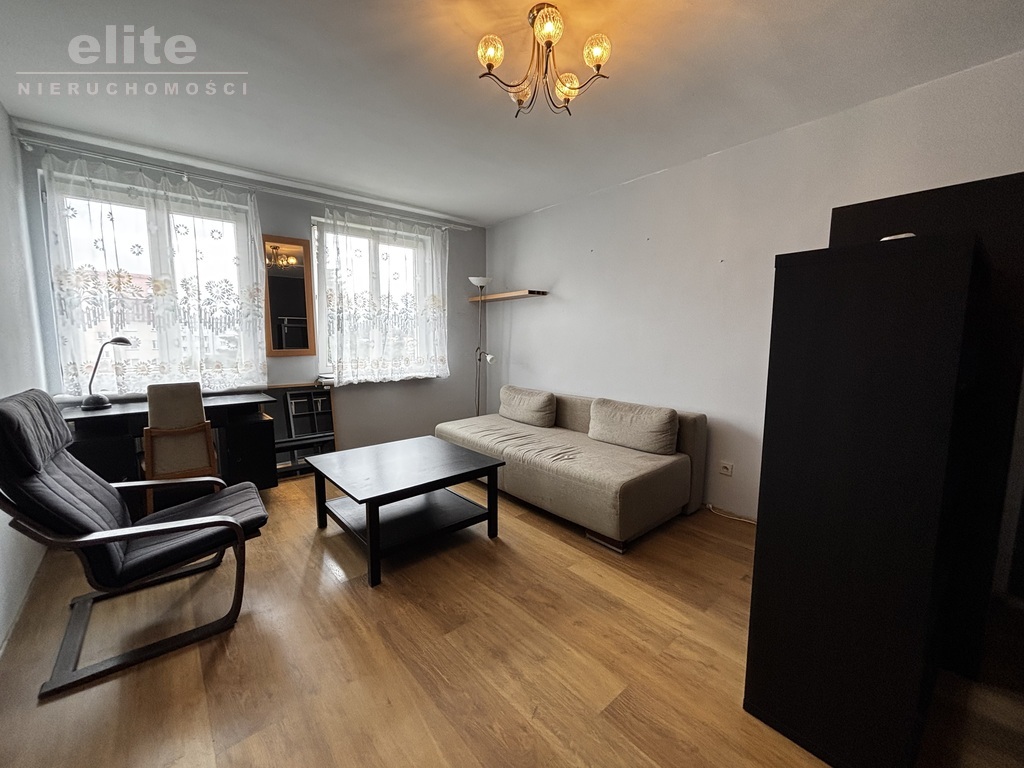 Kawalerka z wydzieloną sypialnią (1)