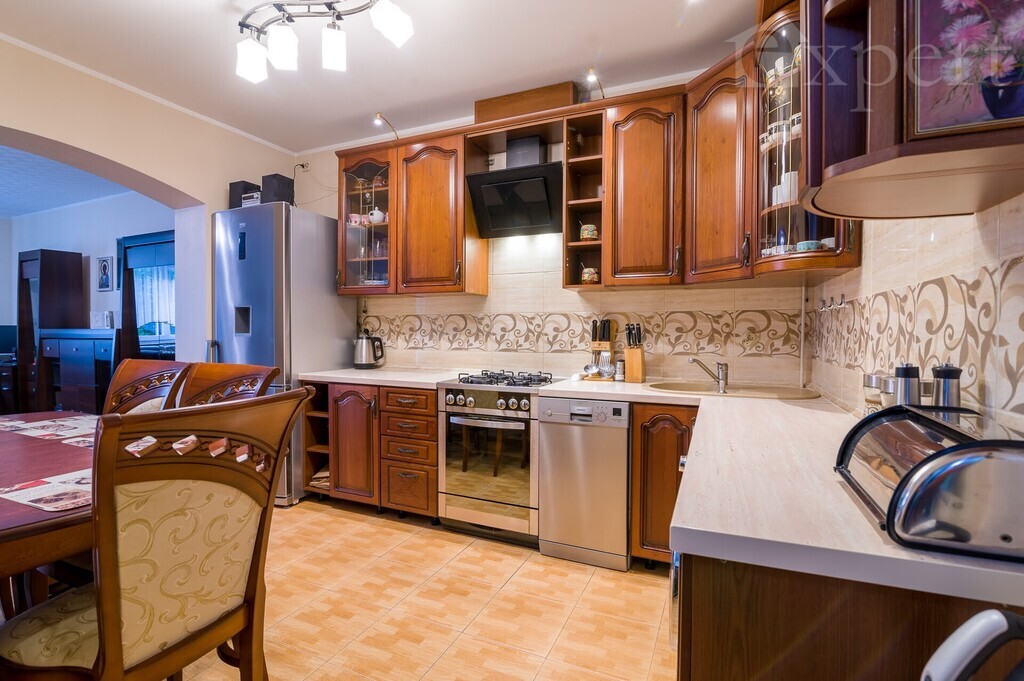 3 pokoje z garażem w centrum, obok pięknego parku (2)