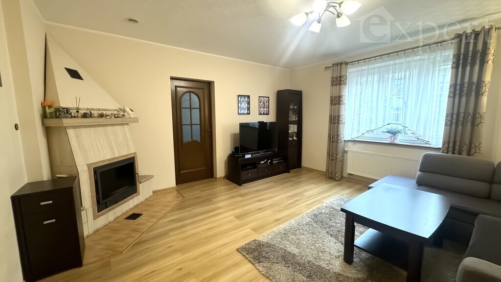 3 pokoje z garażem w centrum, obok pięknego parku (4)