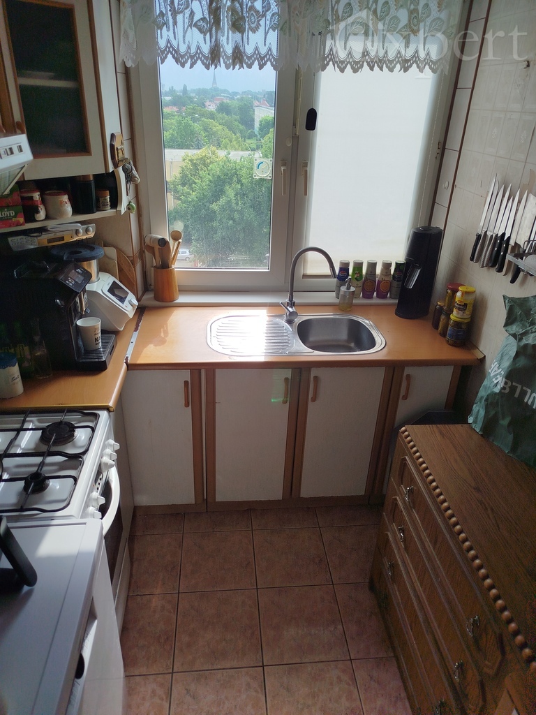 2 pokoje z dużym balkonem, blok z windą oś. zachód (5)