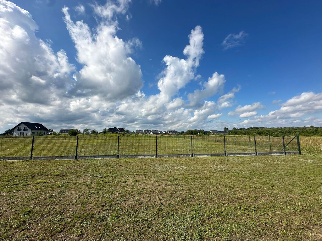 Działka budowlana ogrodzona i uzbrojona 1069 mkw (2)