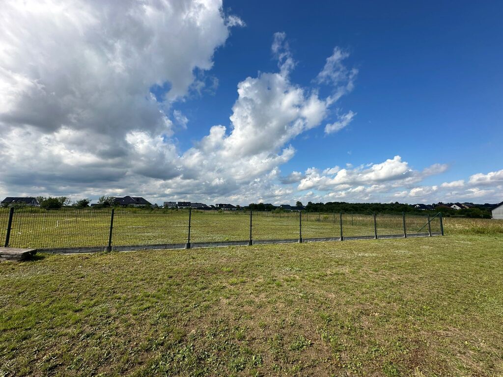 Działka budowlana ogrodzona i uzbrojona 1069 mkw (3)