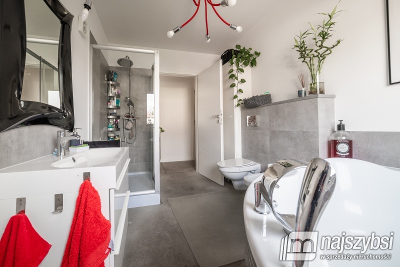 Duży dom w centrum miasta z częścią na wynajem. (12)