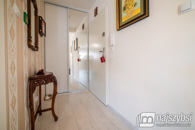 Duży dom w centrum miasta z częścią na wynajem. (19)