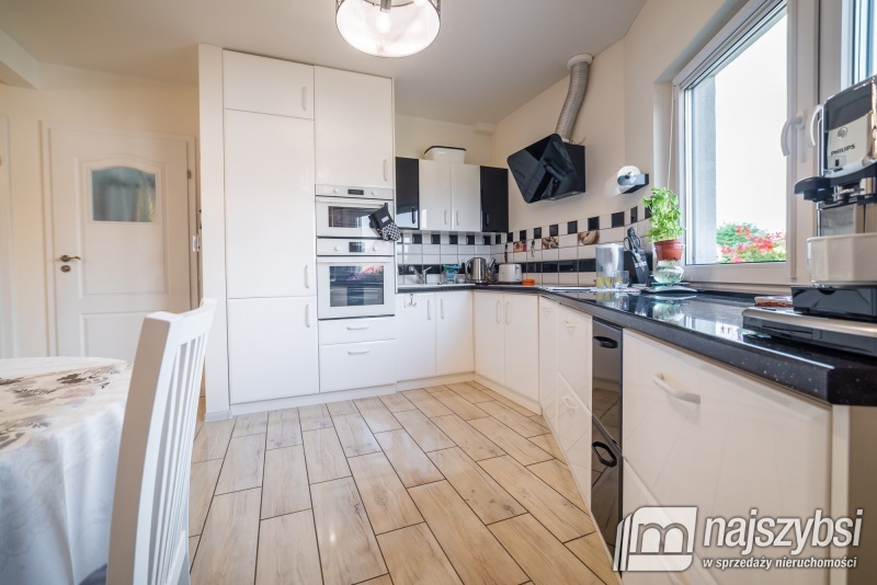 Duży dom w centrum miasta z częścią na wynajem. (22)