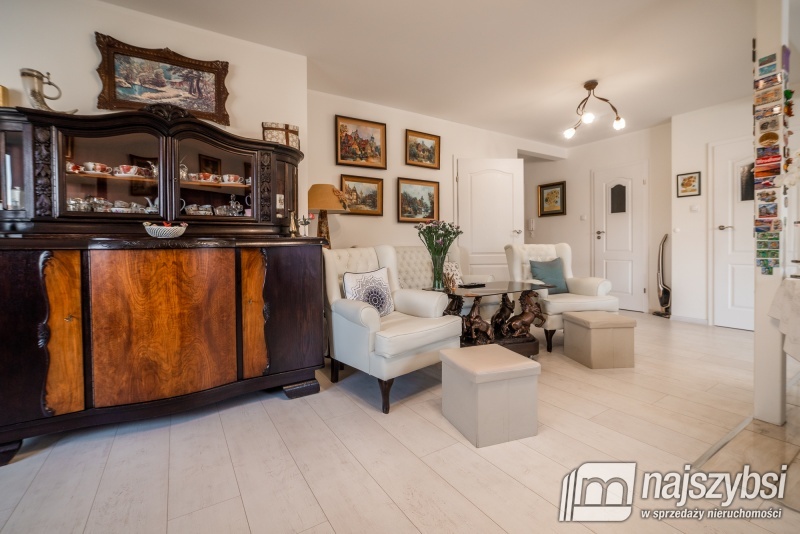 Duży dom w centrum miasta z częścią na wynajem. (25)