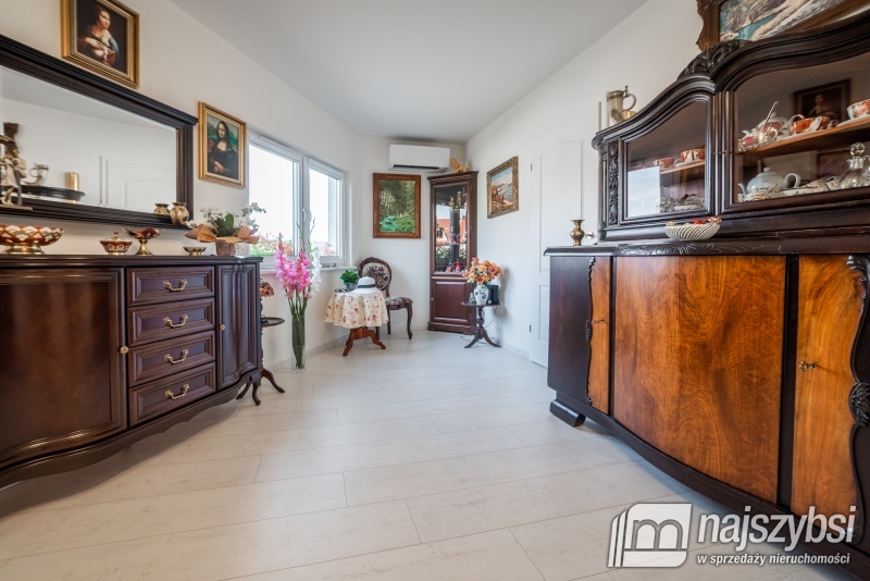 Duży dom w centrum miasta z częścią na wynajem. (26)