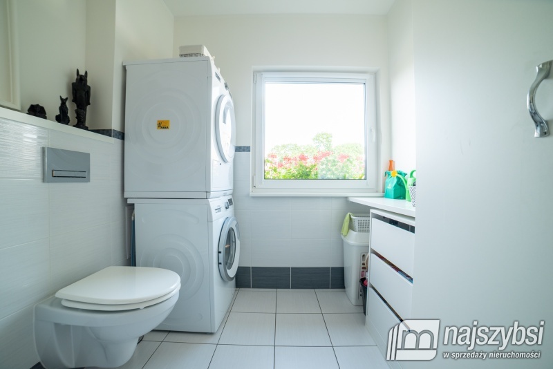 Duży dom w centrum miasta z częścią na wynajem. (30)