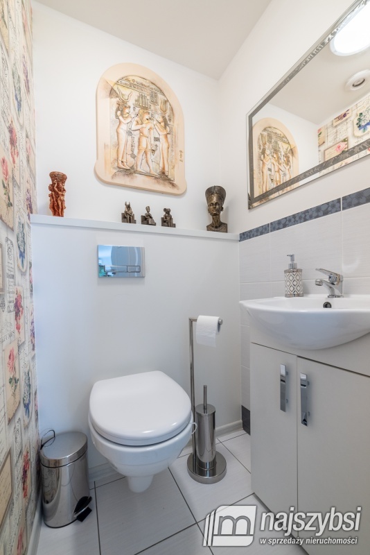 Duży dom w centrum miasta z częścią na wynajem. (31)