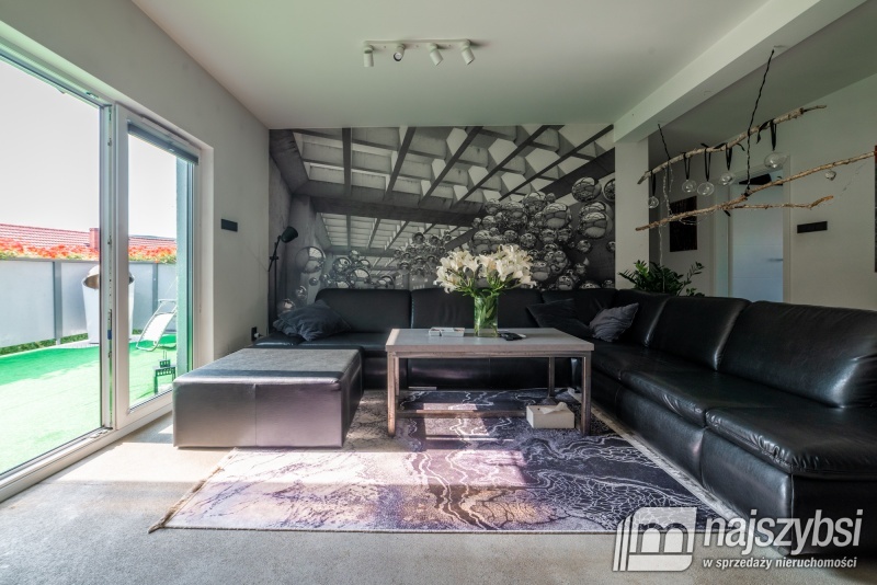 Duży dom w centrum miasta z częścią na wynajem. (4)