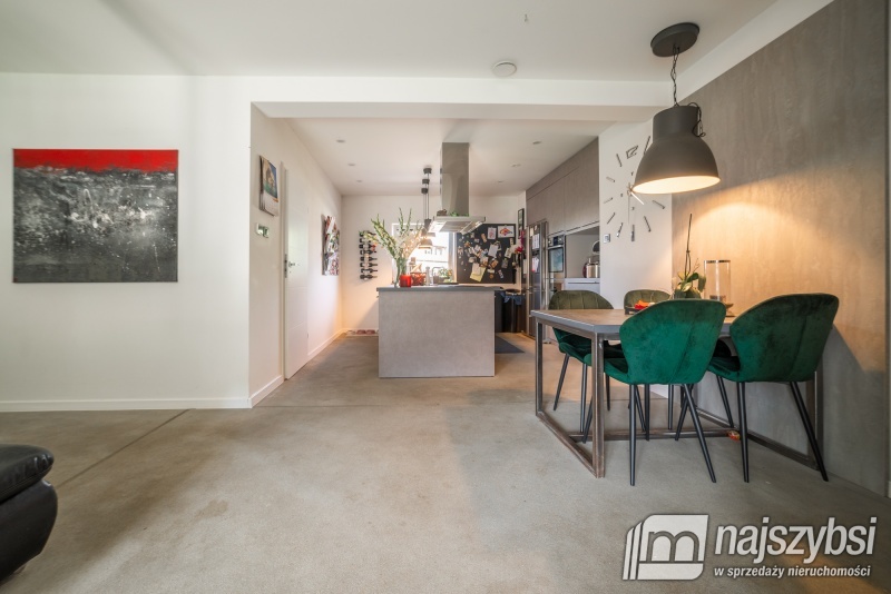 Duży dom w centrum miasta z częścią na wynajem. (5)