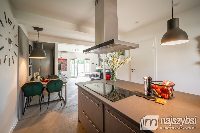 Duży dom w centrum miasta z częścią na wynajem. (7)