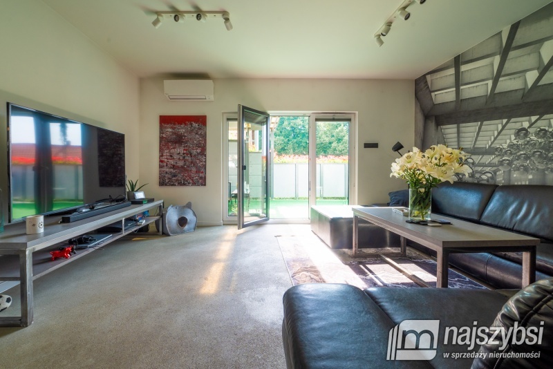 Duży dom w centrum miasta z częścią na wynajem. (8)