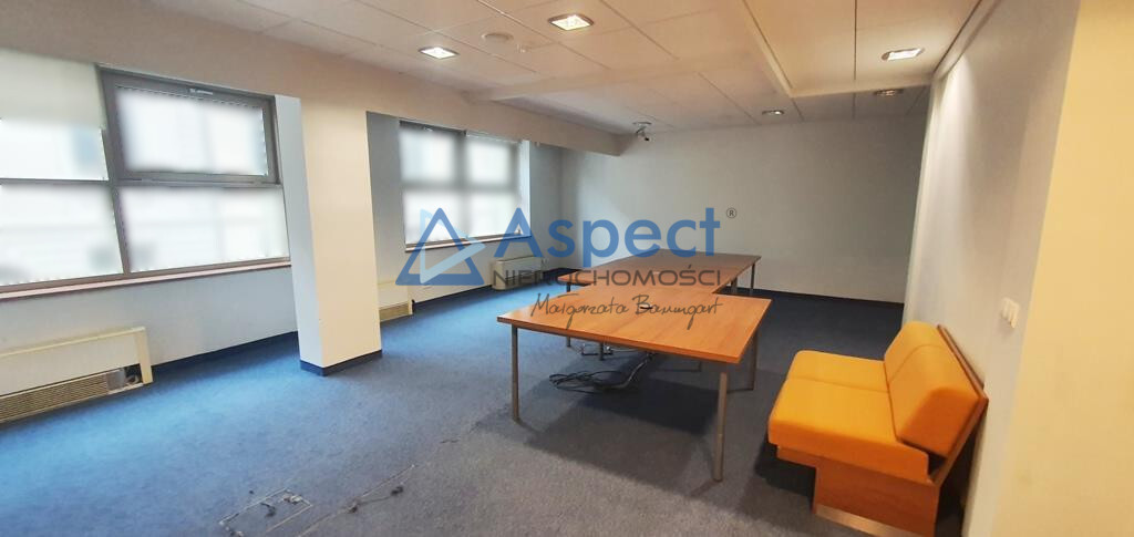 Komfortowa powierzchnia biurowa, 241 m2 w Centrum. (16)