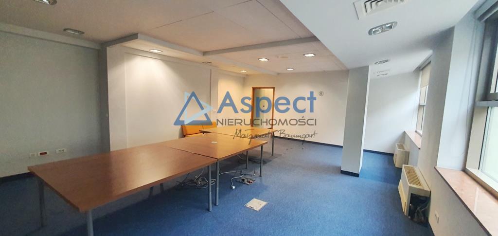 Komfortowa powierzchnia biurowa, 241 m2 w Centrum. (18)