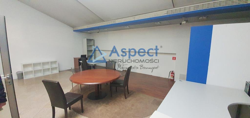 Komfortowa powierzchnia biurowa, 241 m2 w Centrum. (30)