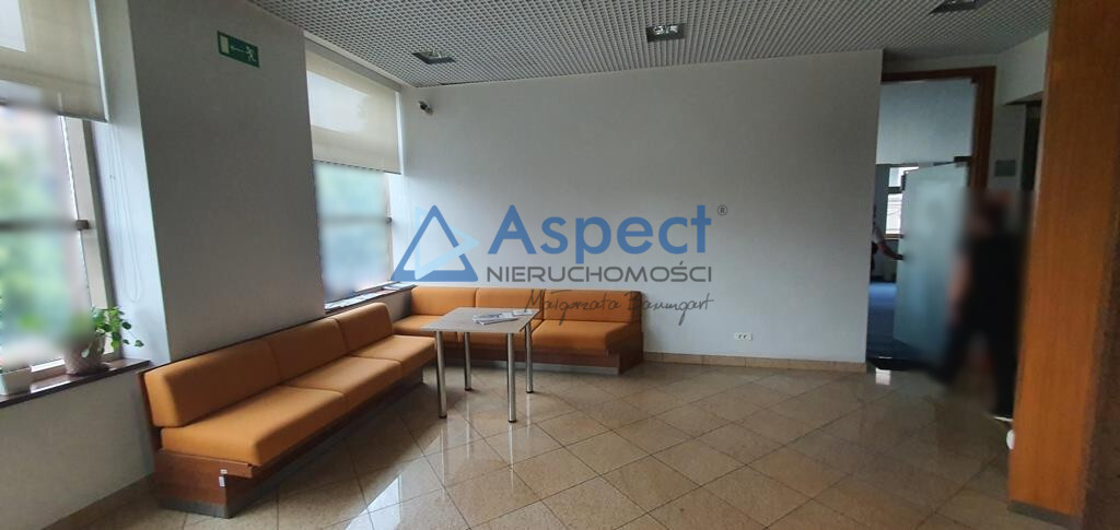 Komfortowa powierzchnia biurowa, 241 m2 w Centrum. (2)