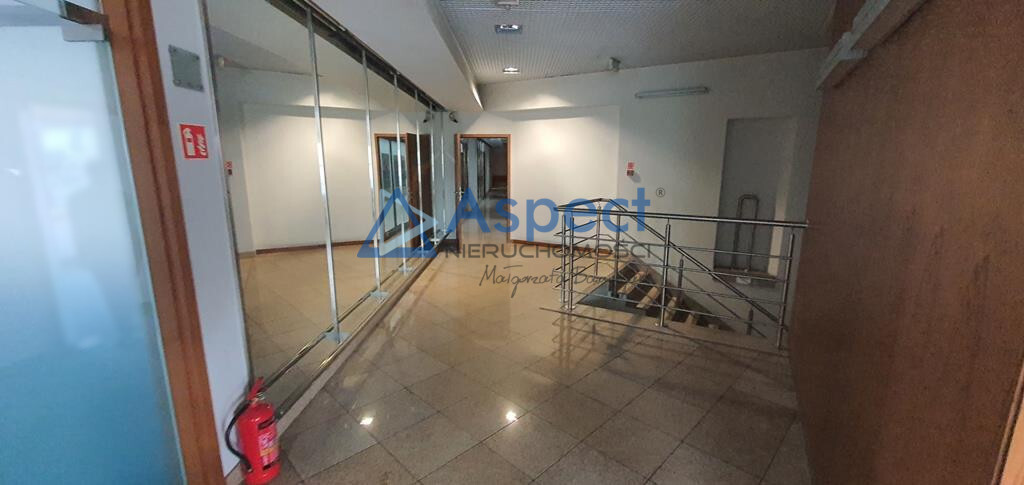 Komfortowa powierzchnia biurowa, 241 m2 w Centrum. (5)