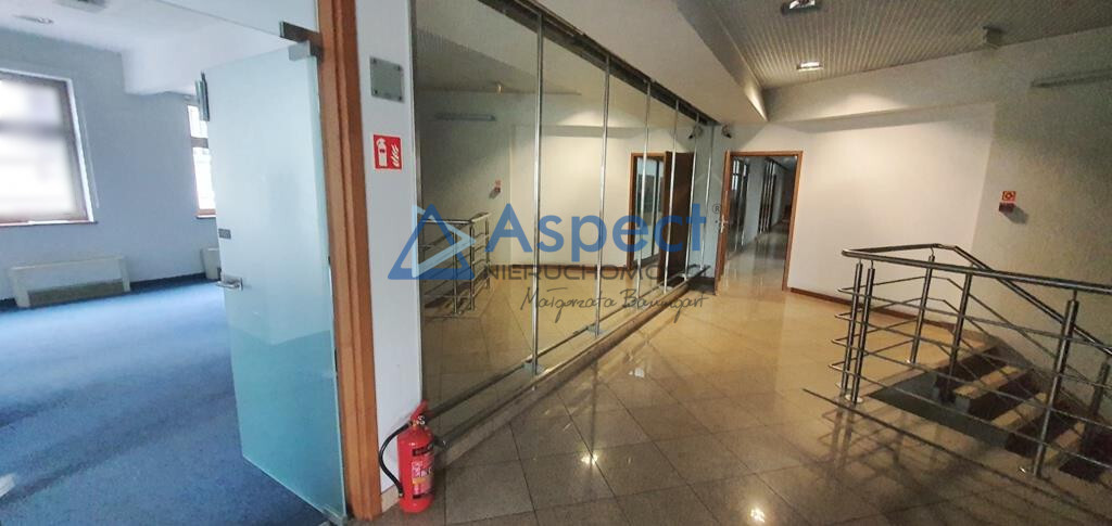 Komfortowa powierzchnia biurowa, 241 m2 w Centrum. (7)