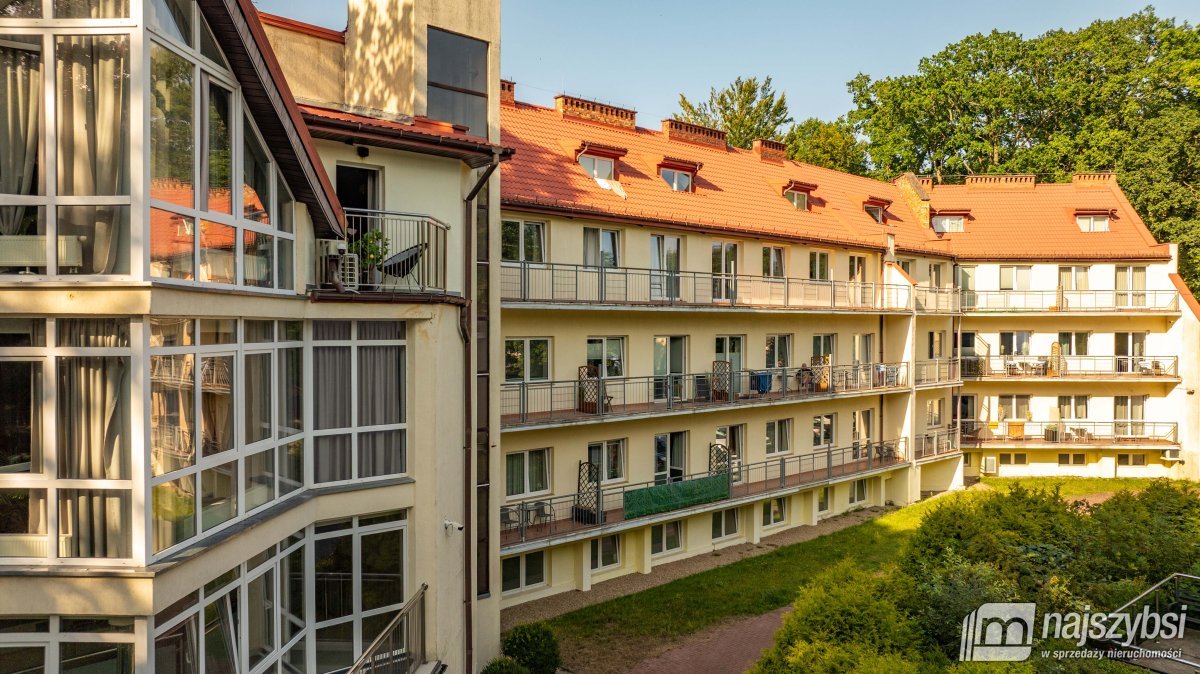 KOŁOBRZEG- PRZESTRONNY APARTAMENT 2 POKOJOWY 900M  (16)