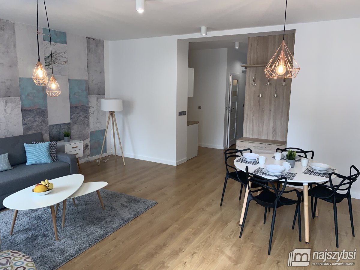 KOŁOBRZEG- PRZESTRONNY APARTAMENT 2 POKOJOWY 900M  (3)