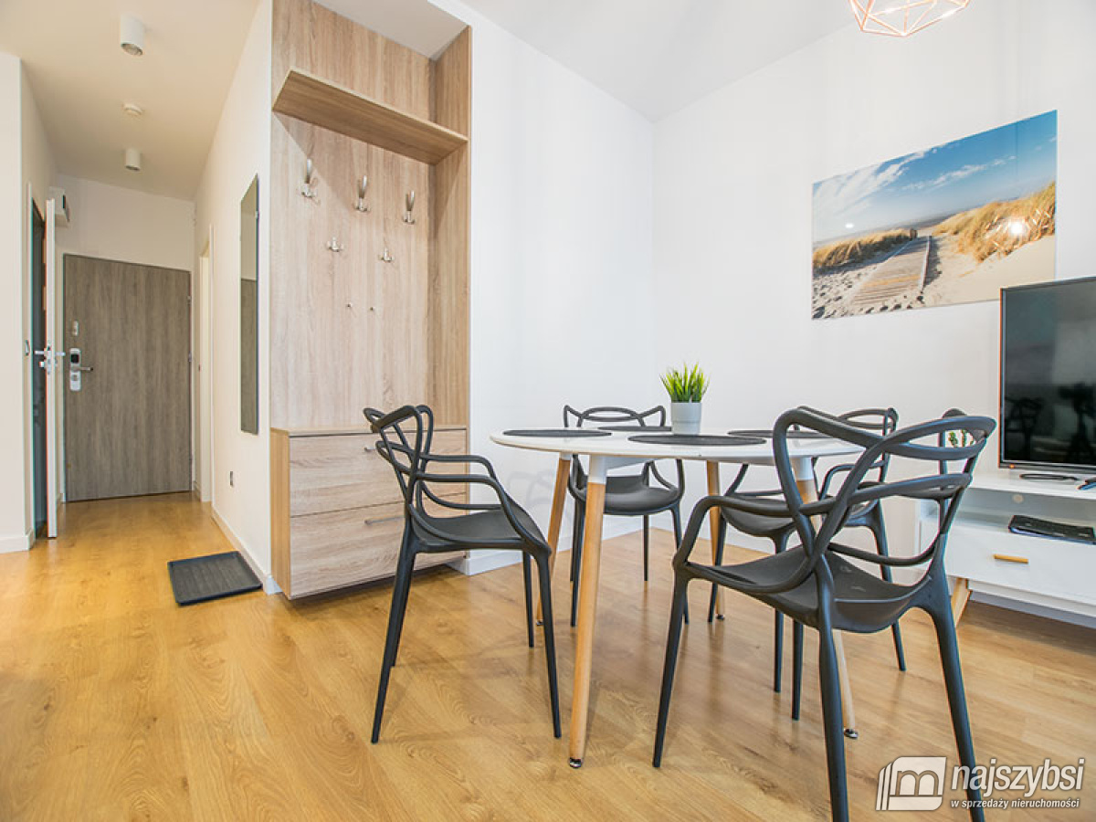 KOŁOBRZEG- PRZESTRONNY APARTAMENT 2 POKOJOWY 900M  (4)