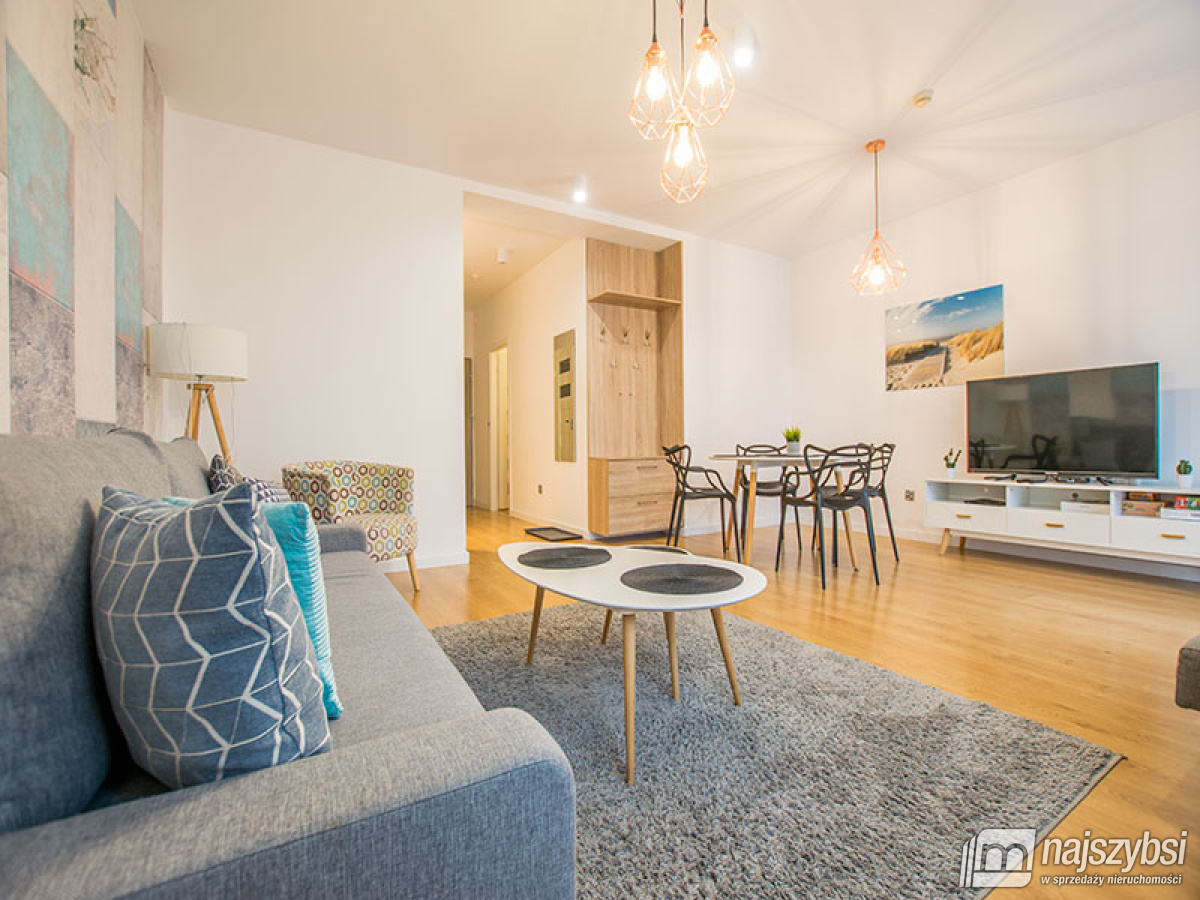KOŁOBRZEG- PRZESTRONNY APARTAMENT 2 POKOJOWY 900M  (7)