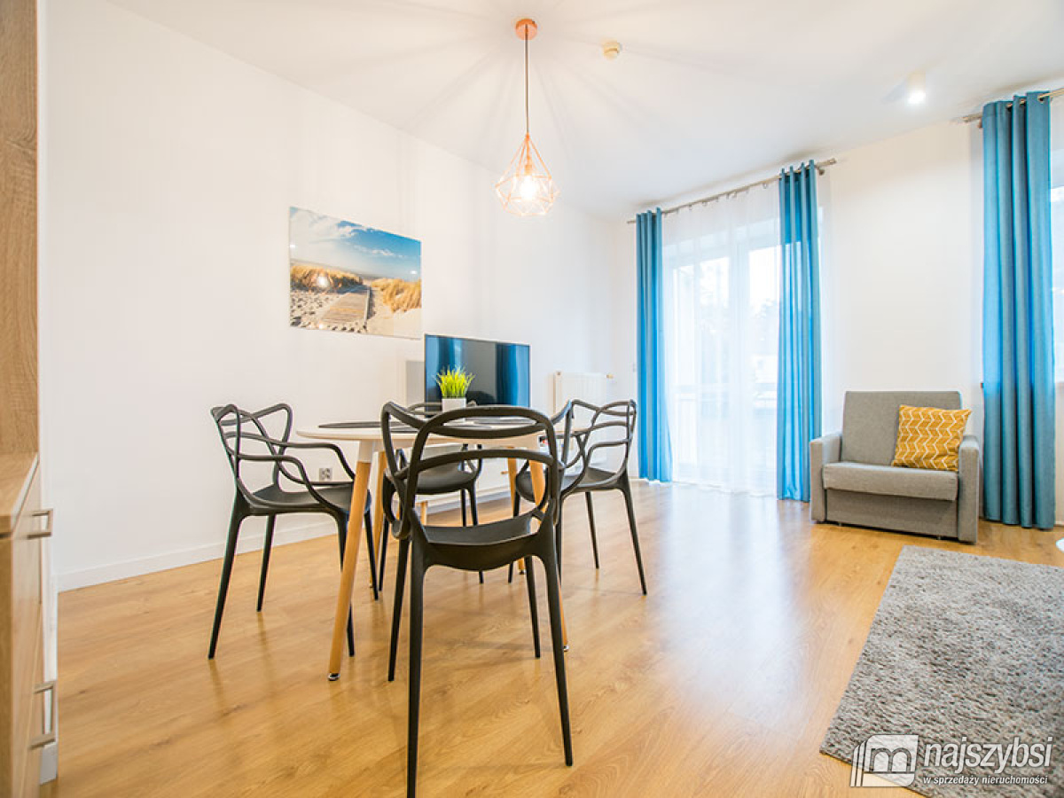 KOŁOBRZEG- PRZESTRONNY APARTAMENT 2 POKOJOWY 900M  (8)