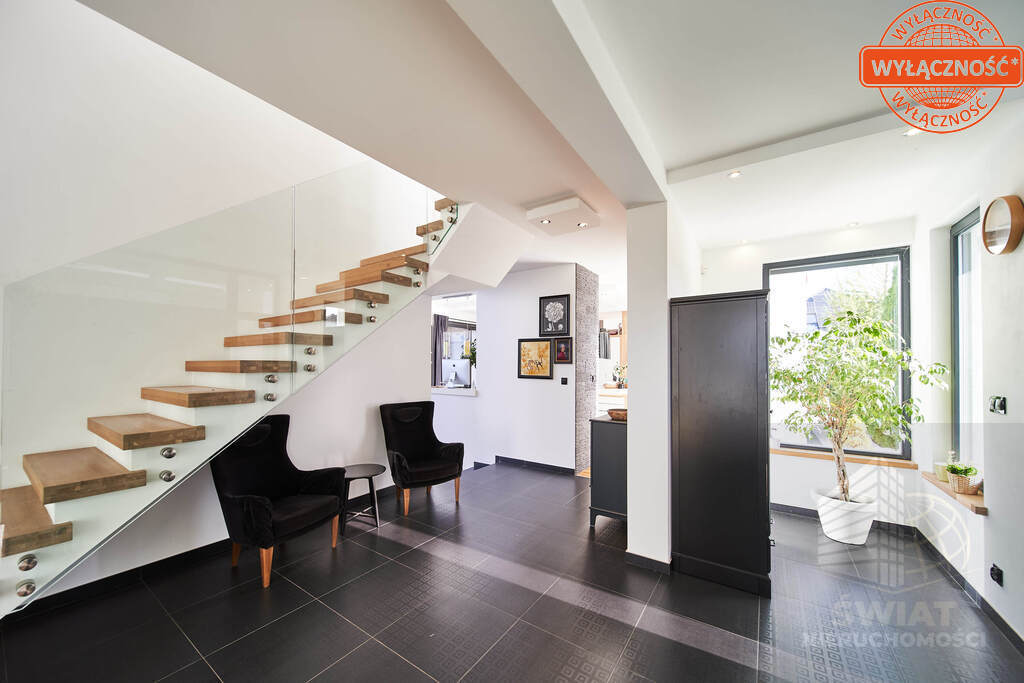 Nowoczesny, komfortowy dom 9 pok. dz. 1310 m2 (5)