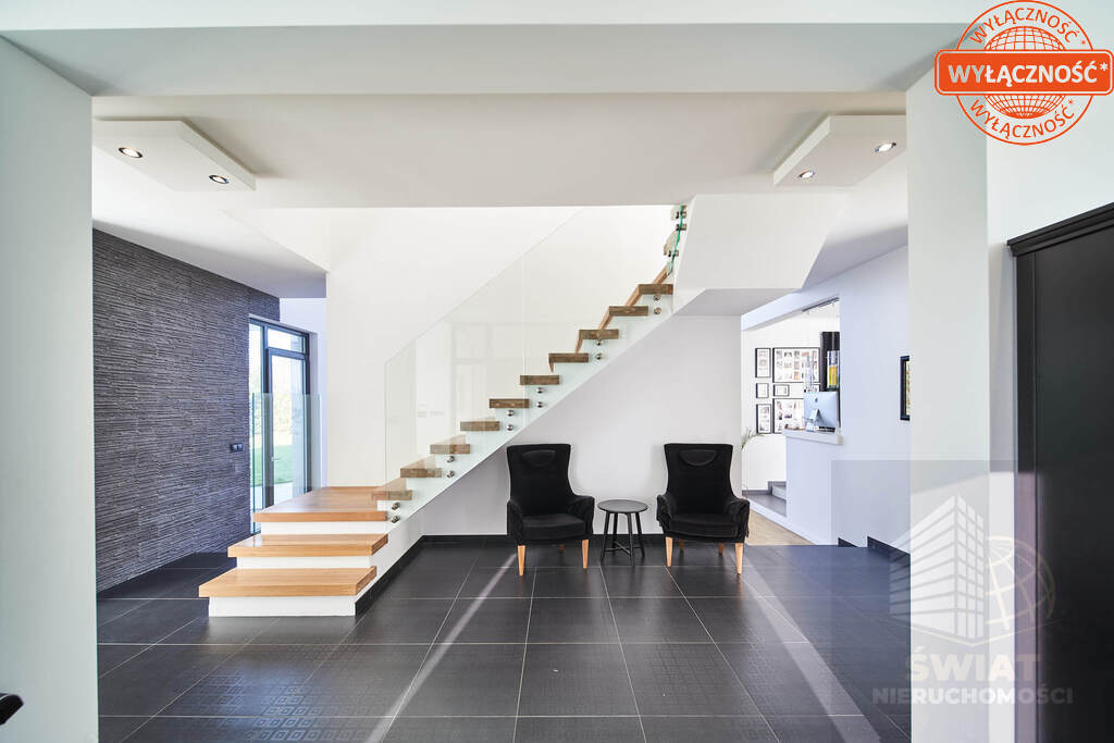 Nowoczesny, komfortowy dom 9 pok. dz. 1310 m2 (9)