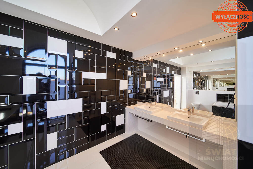 Nowoczesny, komfortowy dom 9 pok. dz. 1310 m2 (16)