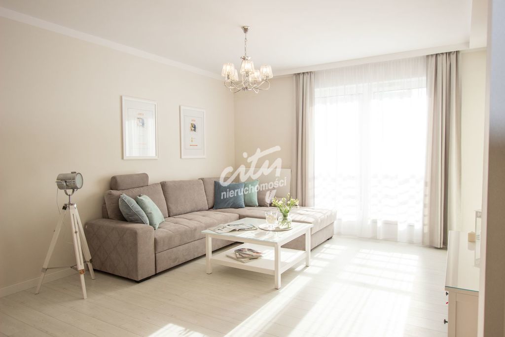 Mariacka, apartamentowiec, 50 m2, logia, 2 pokoje. (2)