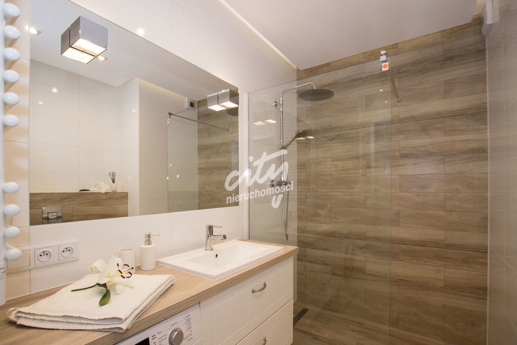 Mariacka, apartamentowiec, 50 m2, logia, 2 pokoje. (7)