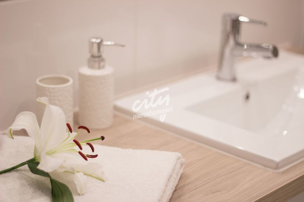 Mariacka, apartamentowiec, 50 m2, logia, 2 pokoje. (8)