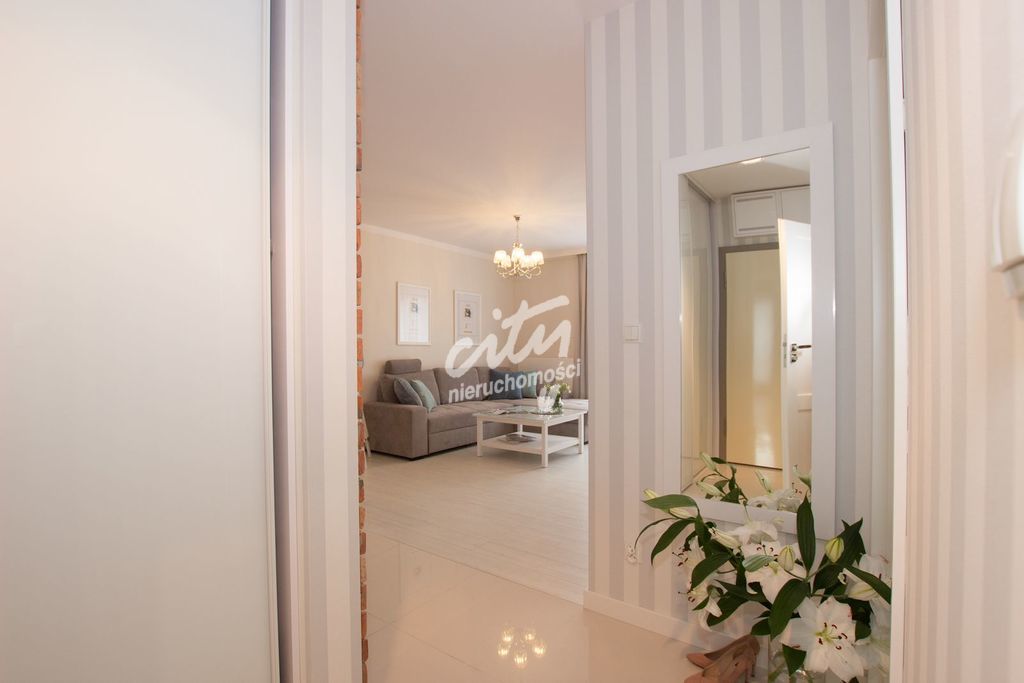 Mariacka, apartamentowiec, 50 m2, logia, 2 pokoje. (10)