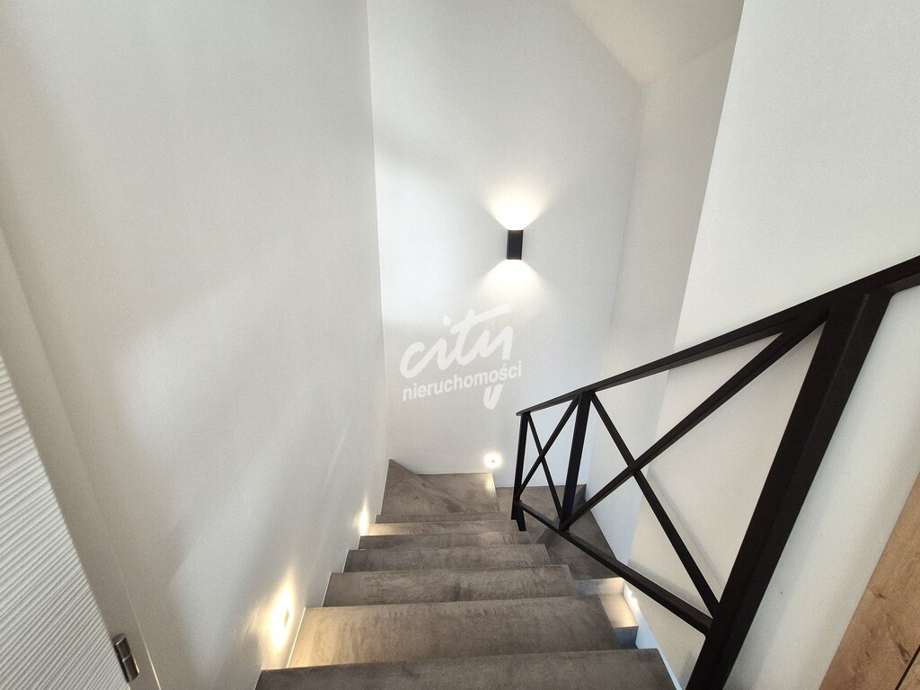 Dom- atrakcyjna lokalizacja przy parku (17)