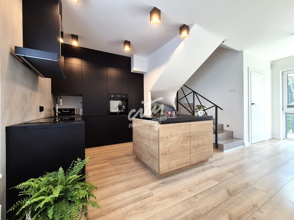 Dom- atrakcyjna lokalizacja przy parku (5)