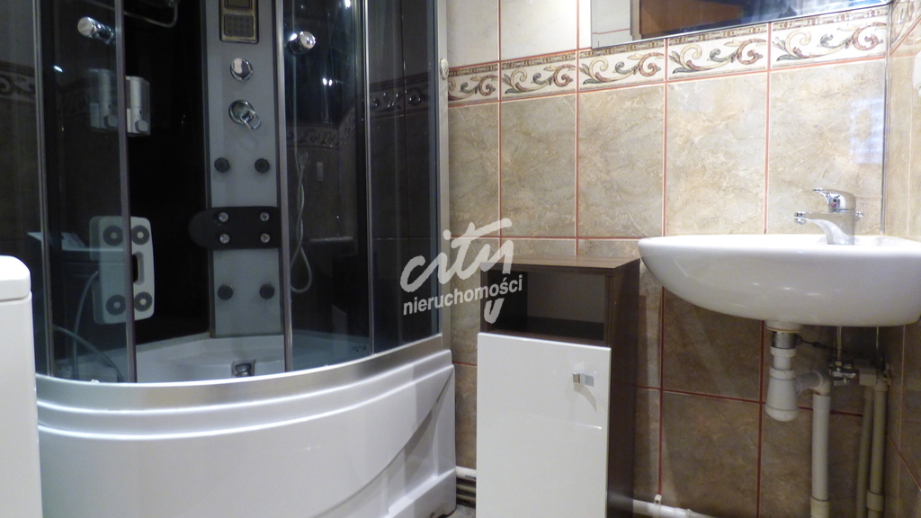 2 POK UMEBLOWANE Z BALKONEM W CENTRUM (7)