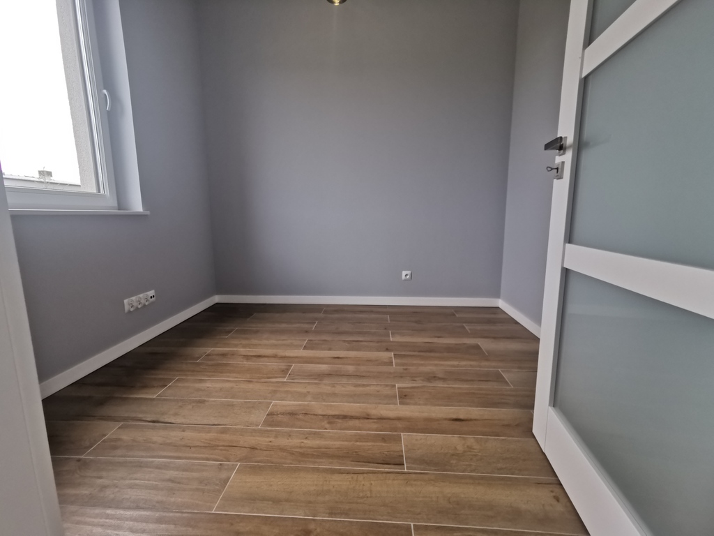 Nowa hala z biurami 1360 m2 do wynajęcia. (3)