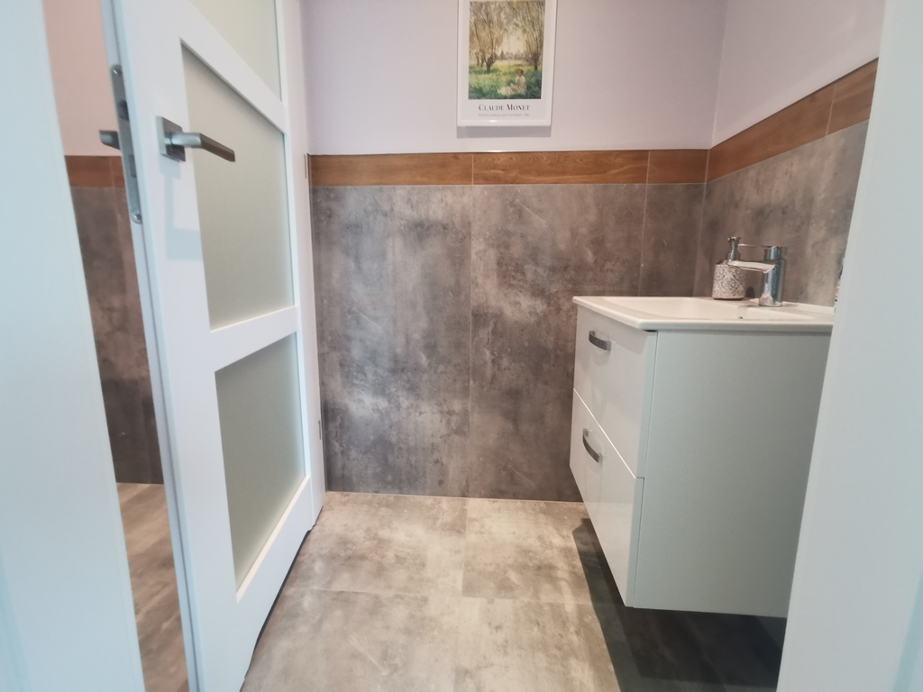 Nowa hala z biurami 1360 m2 do wynajęcia. (5)